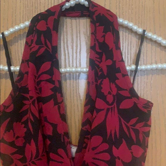 Sheer black/red flowers back out top - Picture 2 of 5